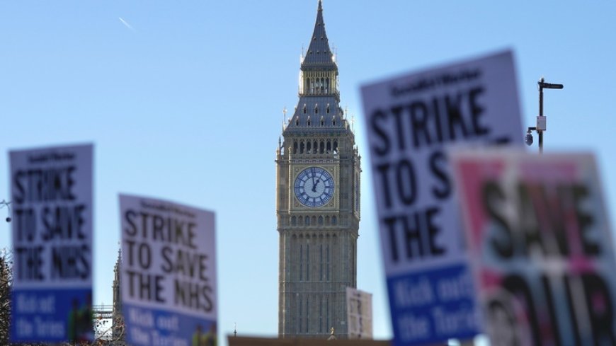 забастовки медработников вынуждают тысячи британцев ждать операций месяцами