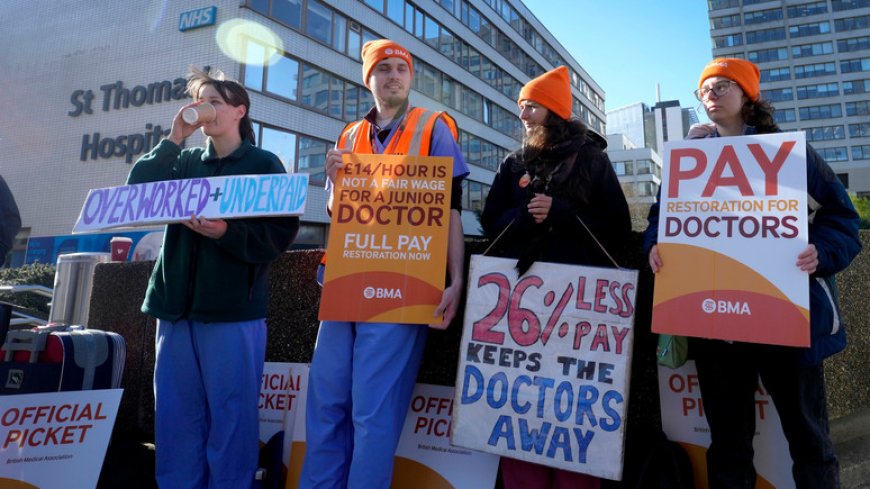 Трёхдневная забастовка врачей-интернов может подорвать здоровье британцев Материал представлен в пере