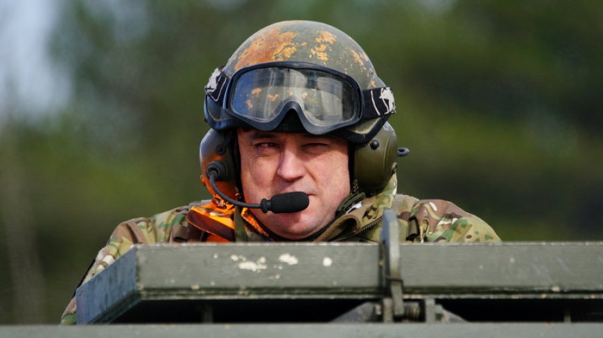 Министр обороны Великобритании объявил о скорой отставке и предрёк миру новый глобальный конфликт