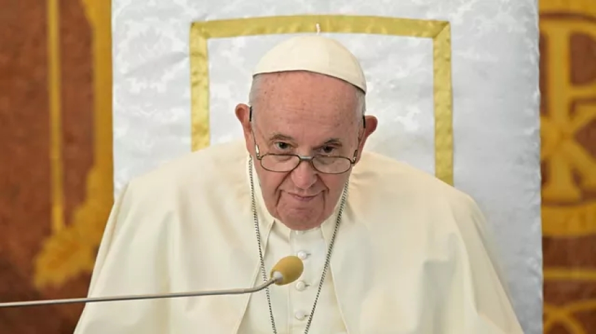 Папа Римский во время рождественской мессы призвал к миру на Святой земле