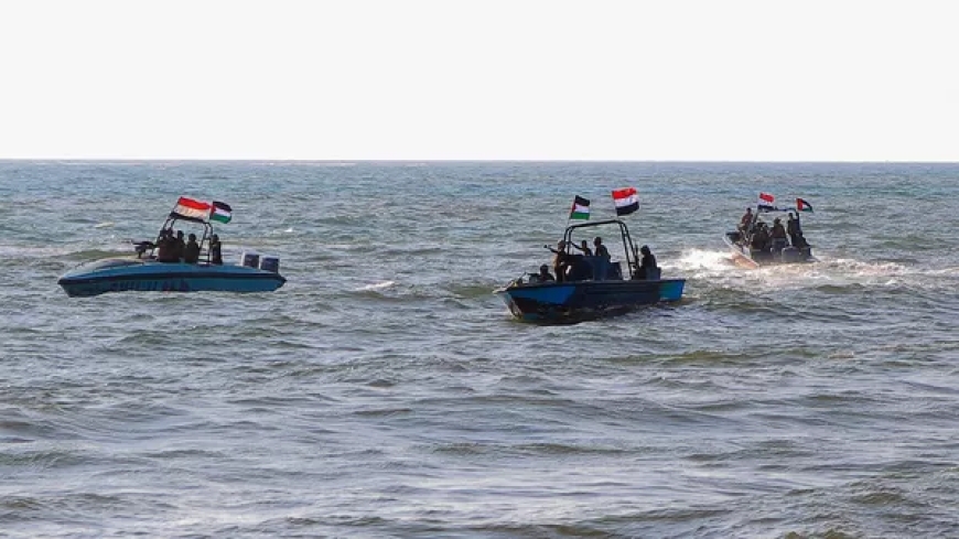 "Ансар Алла": хуситы атаковали суда из США и Британии в Красном море