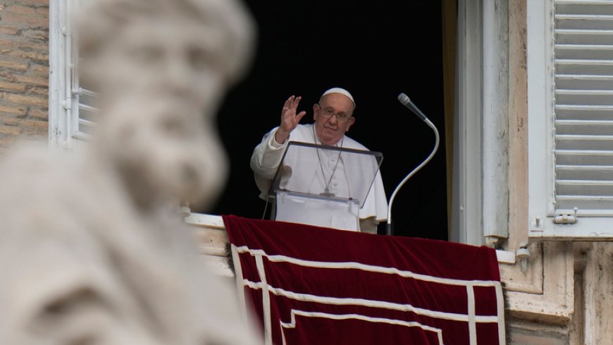 На Папу Римского ополчились за призывы к Украине «поднять белый флаг»