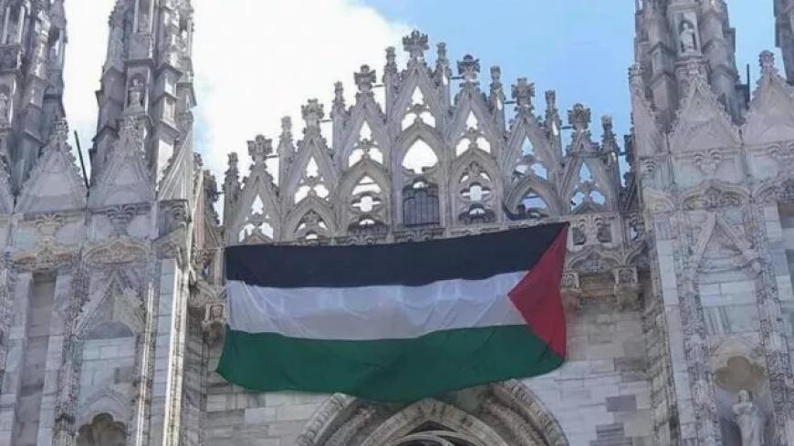 На фасаде главного собора Милана появился крупный флаг Палестины